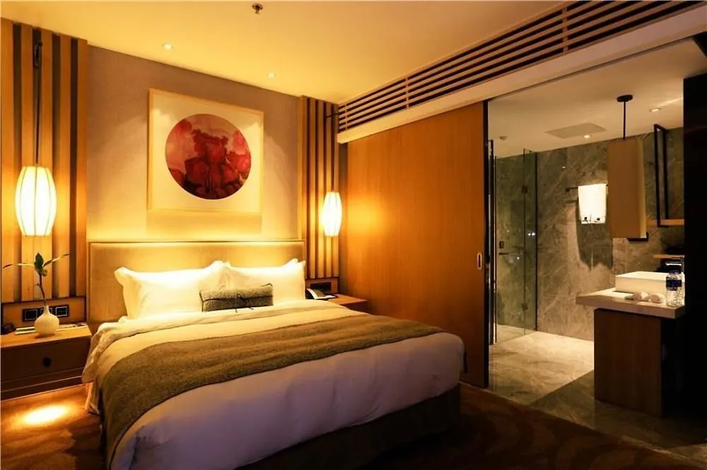 Ramada By Wyndham Zhengzhou East Hotel