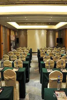 Ramada By Wyndham Zhengzhou East Hotel
