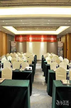 Ramada By Wyndham Zhengzhou East Hotel