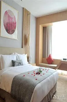 Ramada By Wyndham Zhengzhou East Hotel