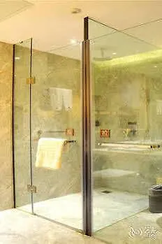 Ramada By Wyndham Zhengzhou East Hotel 5*,  China