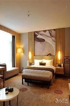 Ramada By Wyndham Zhengzhou East Hotel 5*,  China