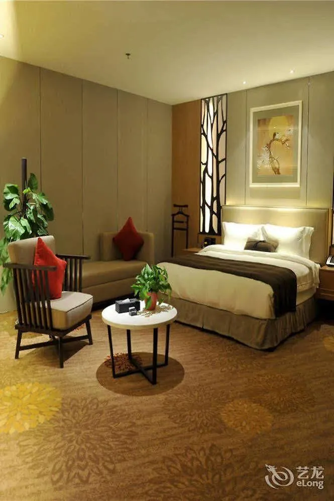 Ramada By Wyndham Zhengzhou East Hotel