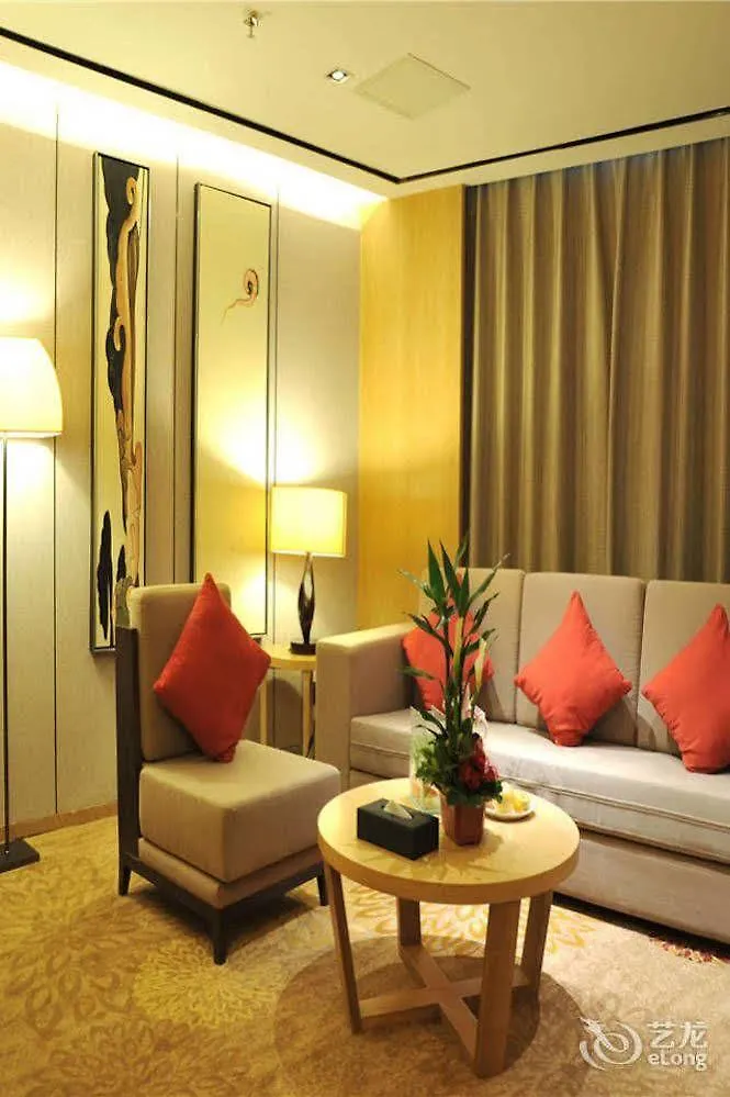 Ramada By Wyndham Zhengzhou East Hotel