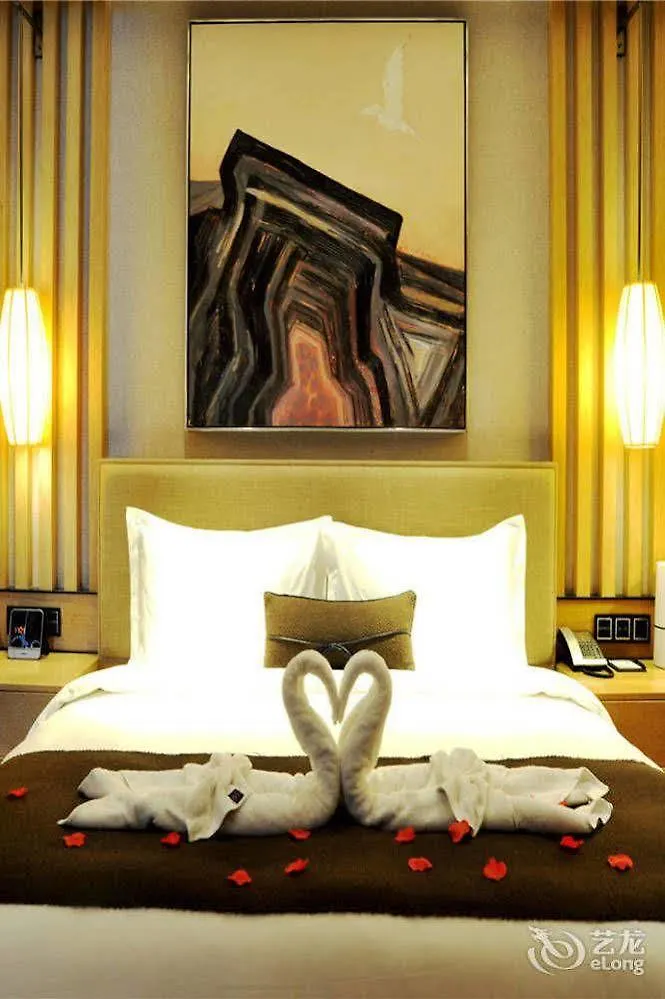 Ramada By Wyndham Zhengzhou East Hotel