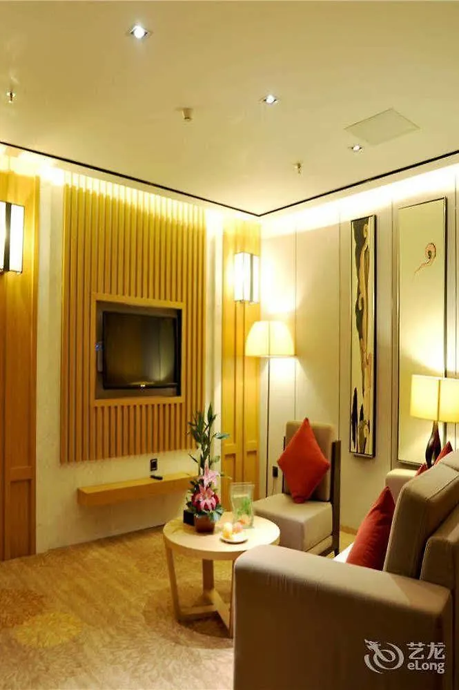 Ramada By Wyndham Zhengzhou East Hotel