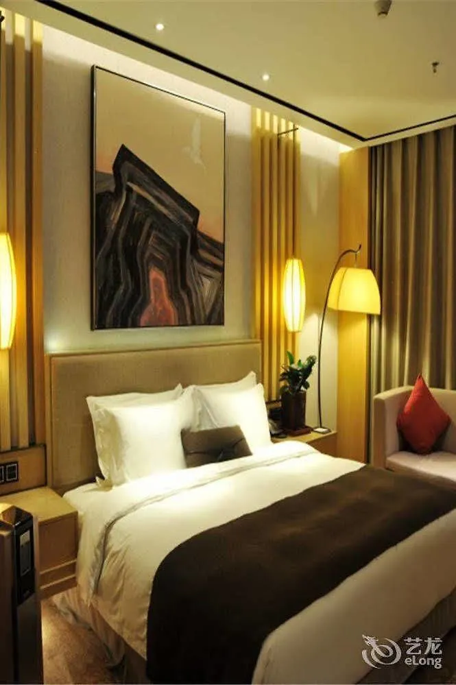 Ramada By Wyndham Zhengzhou East Hotel 5*,  China