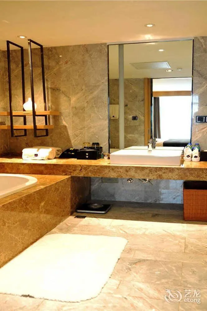 Ramada By Wyndham Zhengzhou East Hotel