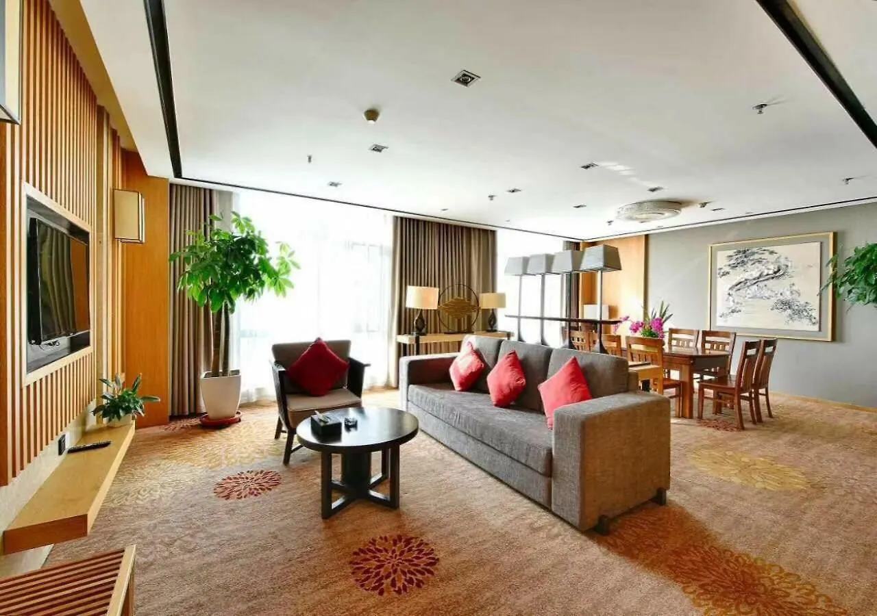 Ramada By Wyndham Zhengzhou East Hotel