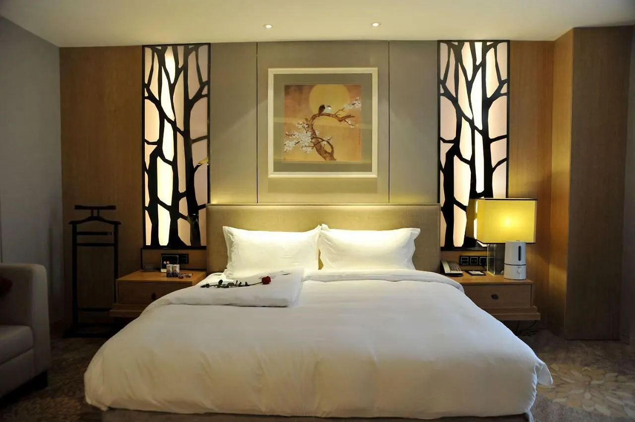 Ramada By Wyndham Zhengzhou East Hotel