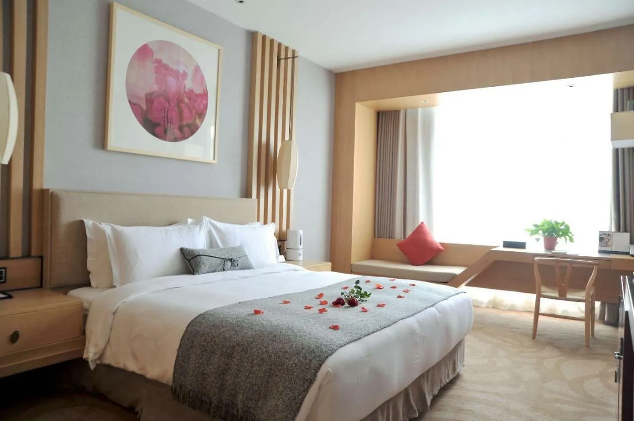 Ramada By Wyndham Zhengzhou East Hotel