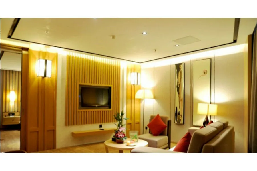 Ramada By Wyndham Zhengzhou East Hotel 5*,  China