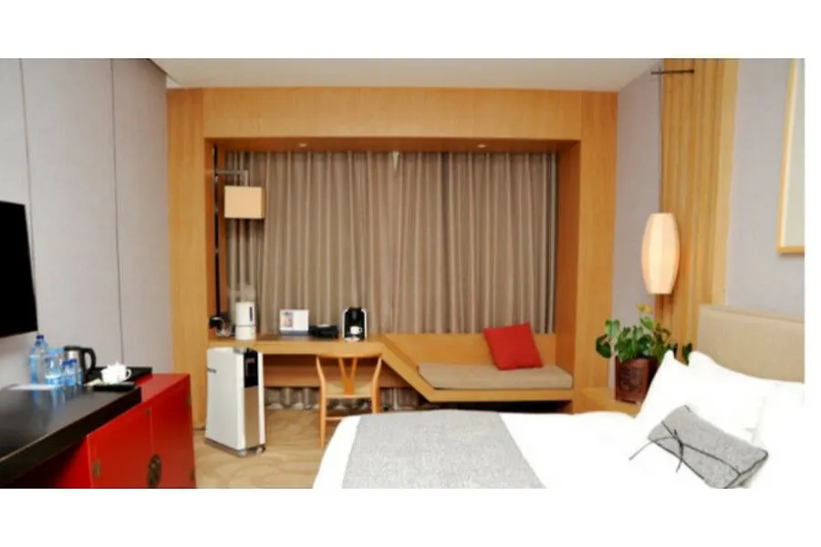 Ramada By Wyndham Zhengzhou East Hotel 5*,
