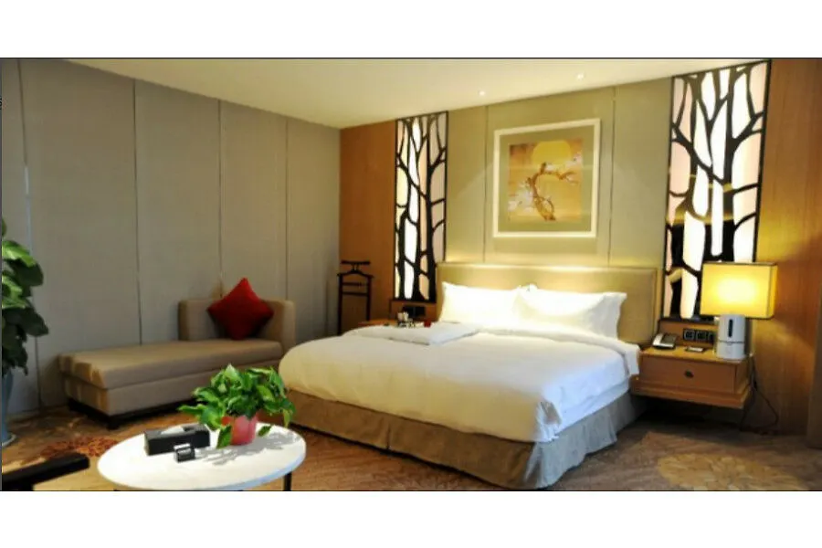 Ramada By Wyndham Zhengzhou East Hotel